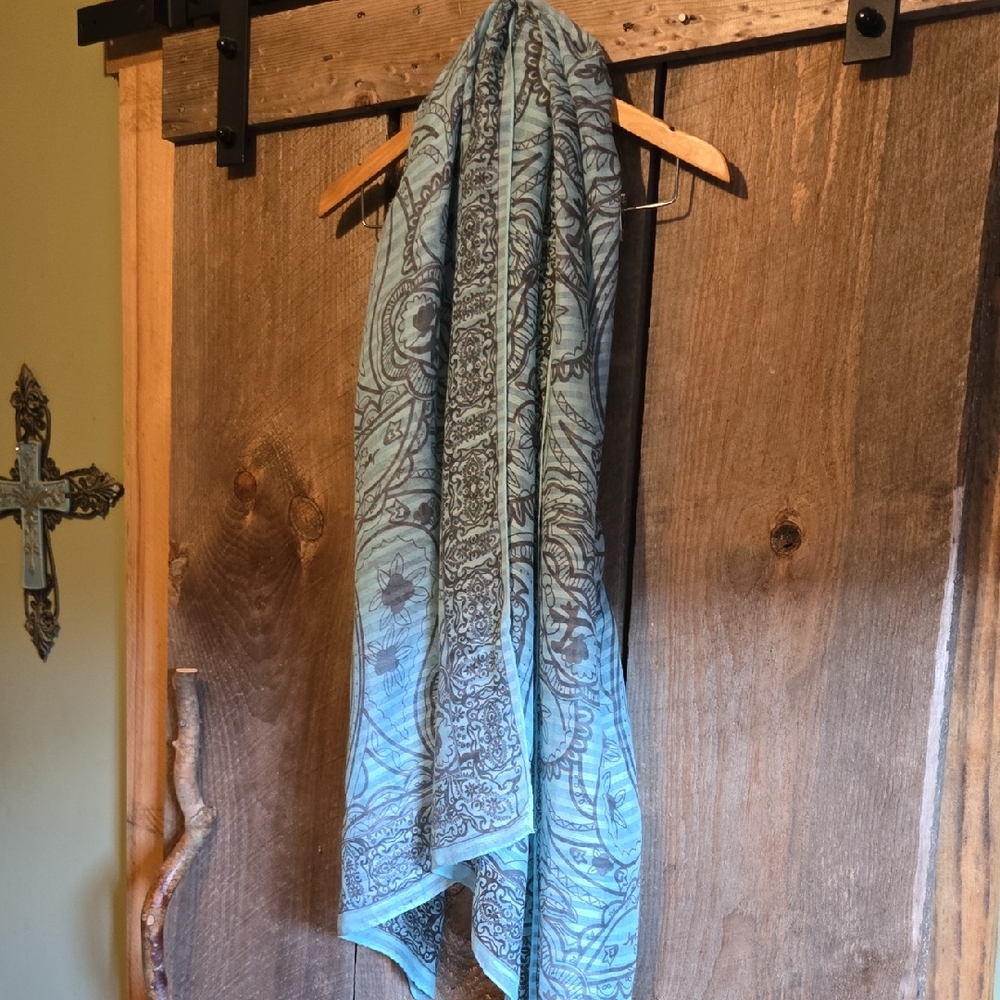Elegant Blue Patterned Scarf